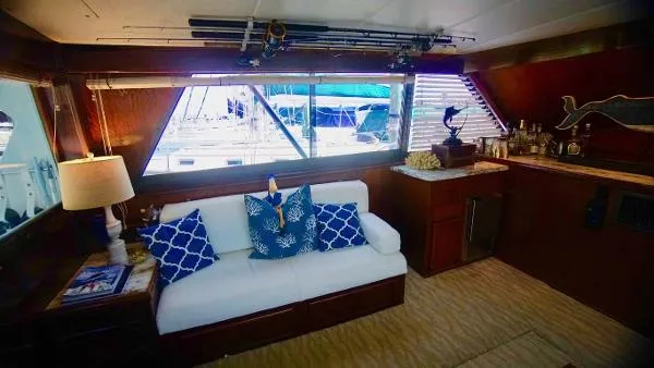 Slide: The Image of Hatteras 46 Convertible 1977 - 9