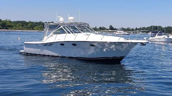 Slide: The Image of Tiara 3500 Open 2000 - 1
