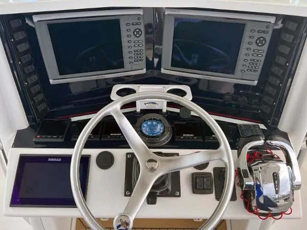 Slide: The Image of Venture 34 Center Console 2000 - 4