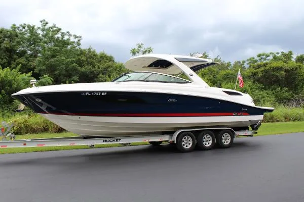 Slide: The Image of Sea Ray 350 SLX 2016 - 0