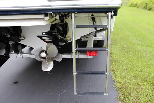 Slide: The Image of Sea Ray 350 SLX 2016 - 11