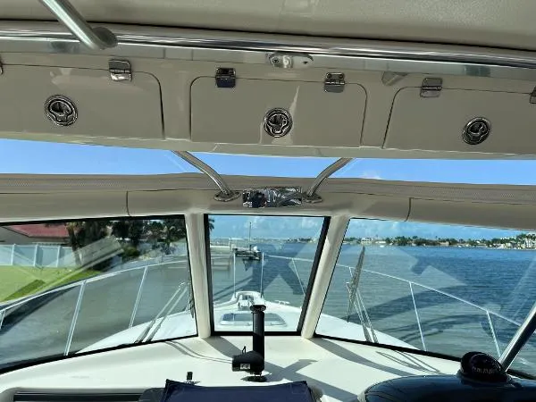 Slide: The Image of Pursuit 3370 Offshore 2006 - 10