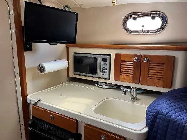 Slide: The Image of Pursuit 3370 Offshore 2006 - 4