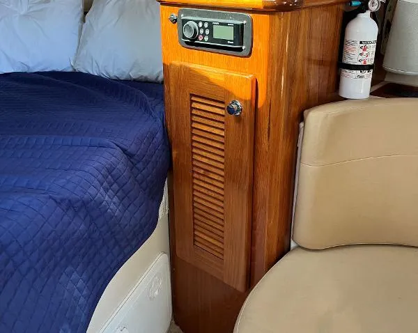 Slide: The Image of Pursuit 3370 Offshore 2006 - 7