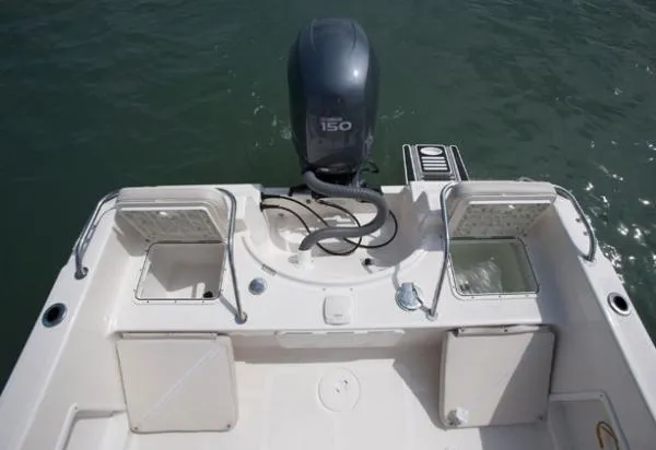 Slide: The Image of Pursuit C 200 Center Console 2012 - 5