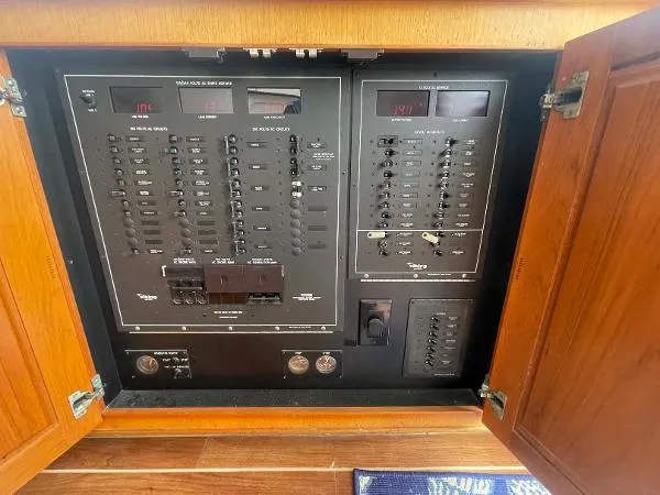 Slide: The Image of Viking 47 Convertible 1994 - 11