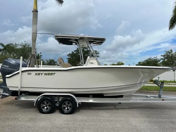 Slide: The Image of Key West 244 Center Console 2013 - 10