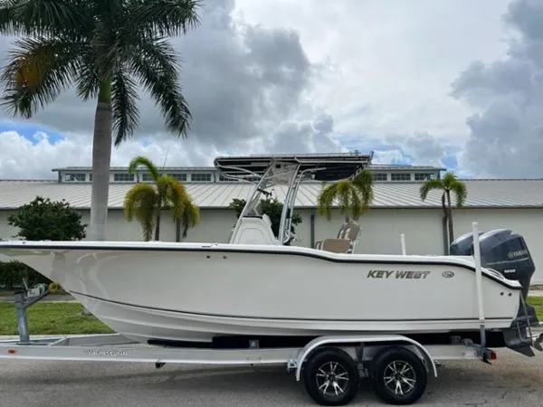 Slide: The Image of Key West 244 Center Console 2013 - 11