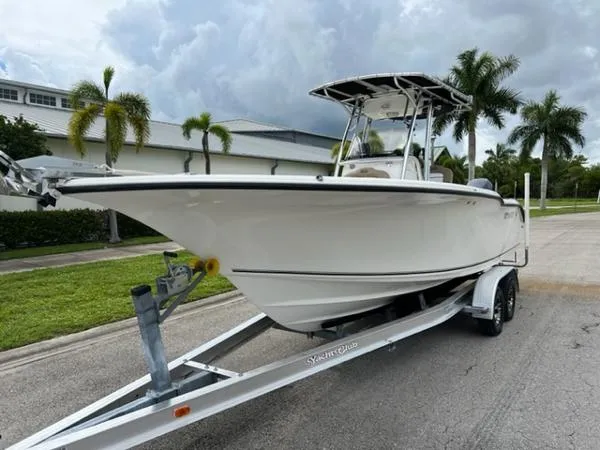 Slide: The Image of Key West 244 Center Console 2013 - 4