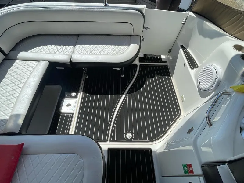 Slide: The Image of Bayliner 3055 Ciera 2001 - 11