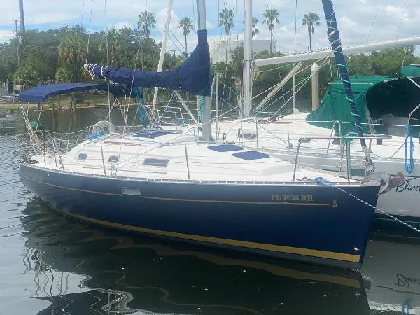 Slide: The Image of Beneteau Oceanis 311 2000 - 0