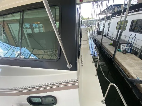 Slide: The Image of Harbor Master 52 Pilot House Wide Body River Yacht 2002 - 6