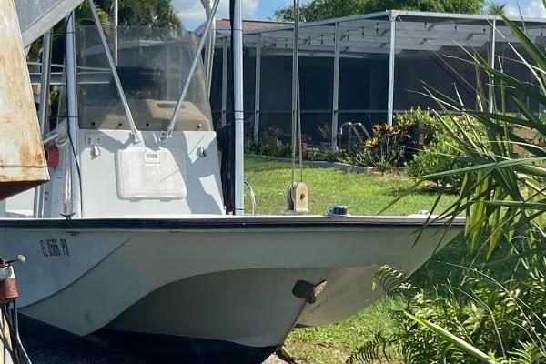 Slide: The Image of Boston Whaler Guardian 17 1993 - 2