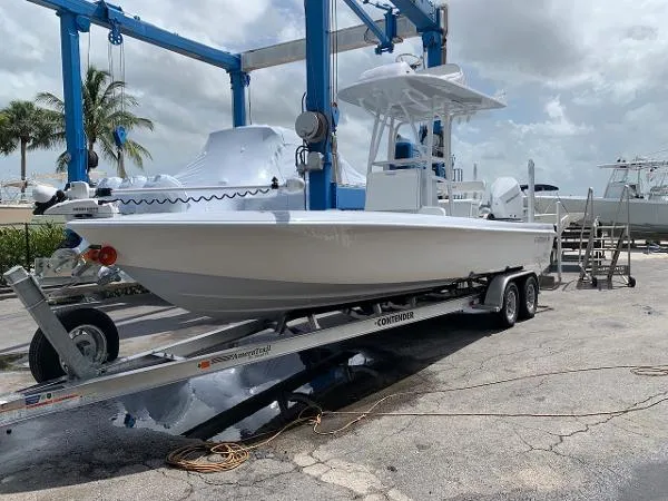 Slide: The Image of Contender 25 Bay 2022 - 0