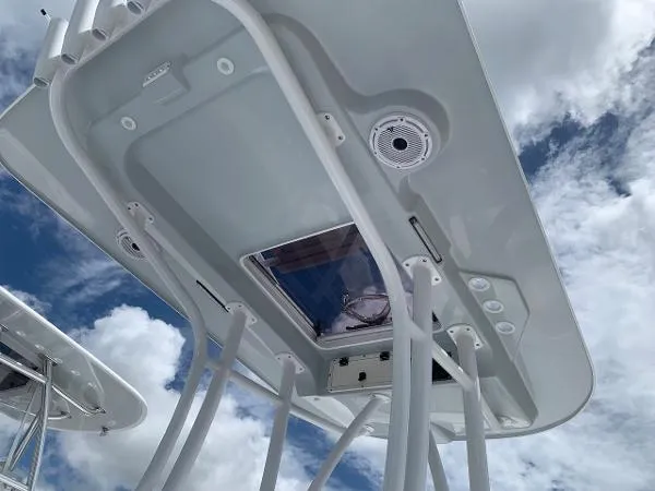 Slide: The Image of Contender 25 Bay 2022 - 11