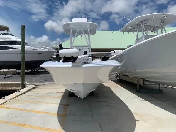 Slide: The Image of Contender 25 Bay 2022 - 2