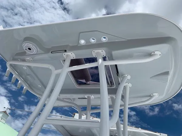 Slide: The Image of Contender 25 Bay 2022 - 7