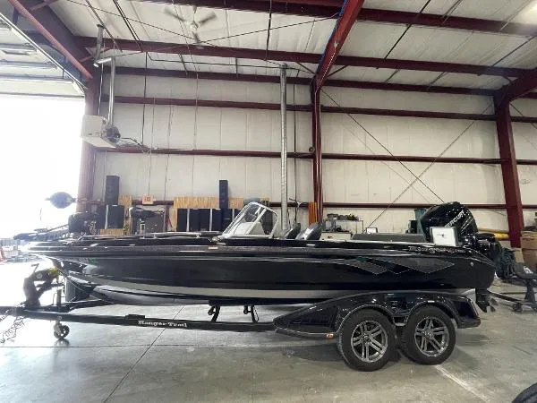 Slide: The Image of Ranger 622 FS Pro 2020 - 1