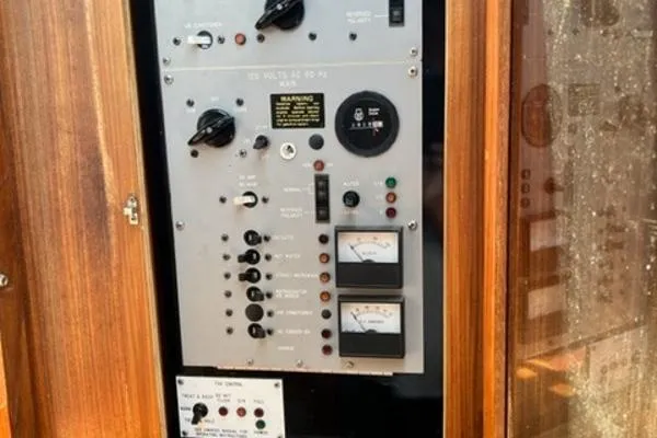 Slide: The Image of Sea Ray 340 Sundancer 1987 - 11
