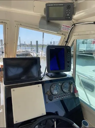 Slide: The Image of Albin 28 Flush Deck 2004 - 4
