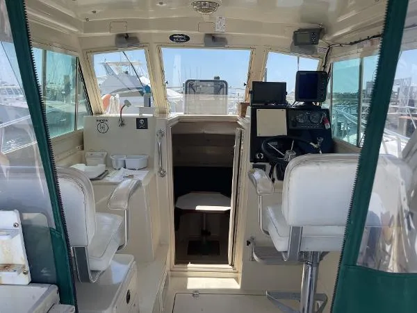 Slide: The Image of Albin 28 Flush Deck 2004 - 6