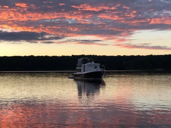 Slide: The Image of American Tug "34" Pilothouse Trawler 2011 - 2