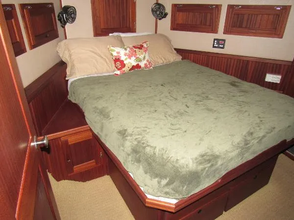 Slide: The Image of American Tug "34" Pilothouse Trawler 2011 - 6