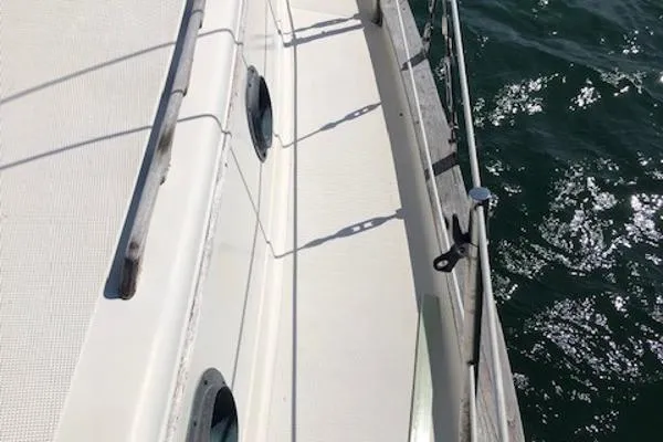 Slide: The Image of Pacific Seacraft Crealock 37 1981 - 7