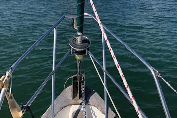 Slide: The Image of Pacific Seacraft Crealock 37 1981 - 8