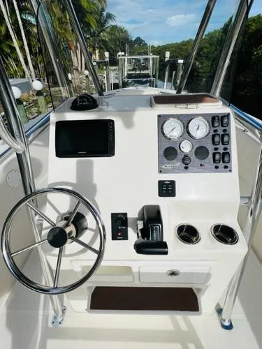 Slide: The Image of Bulls Bay 230 Center Console 2020 - 10
