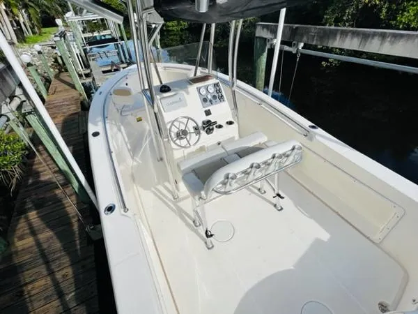 Slide: The Image of Bulls Bay 230 Center Console 2020 - 9
