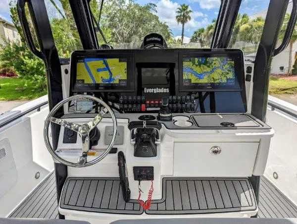 Slide: The Image of Everglades 355 Center Console 2018 - 2