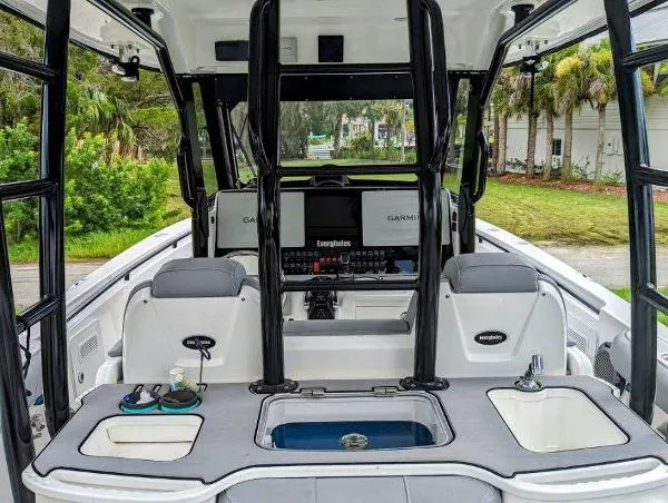 Slide: The Image of Everglades 355 Center Console 2018 - 3