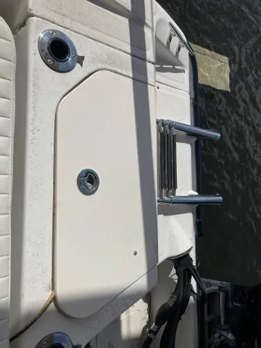 Slide: The Image of Boston Whaler 220 Dauntless 2000 - 8
