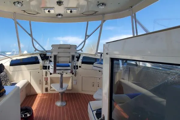 Slide: The Image of Hatteras 52 Cockpit Motor Yacht 1991 - 8
