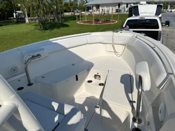 Slide: The Image of Sailfish 270 CC 2015 - 11