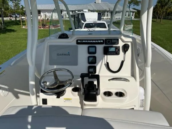 Slide: The Image of Sailfish 270 CC 2015 - 7