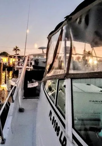 Slide: The Image of Carver Yachts 350 Mariner 2000 - 10