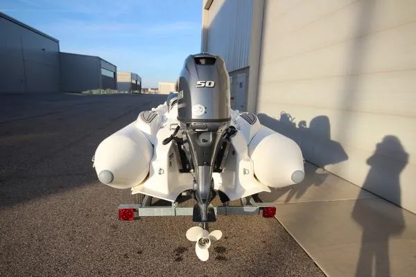 Slide: The Image of Zodiac Yachtline 400 DL NEO GL Edition 50hp In Stock 2022 - 3