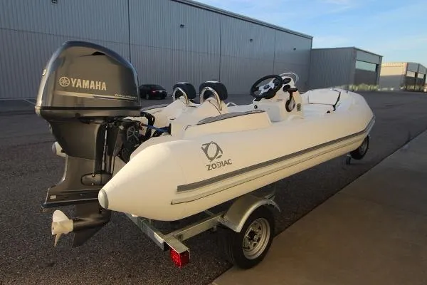 Slide: The Image of Zodiac Yachtline 400 DL NEO GL Edition 50hp In Stock 2022 - 5