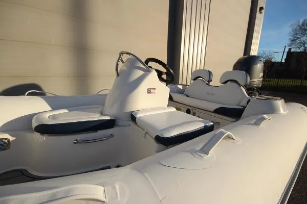 Slide: The Image of Zodiac Yachtline 400 DL NEO GL Edition 50hp In Stock 2022 - 7