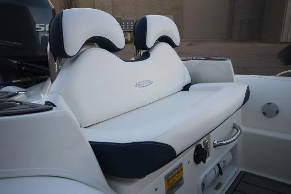 Slide: The Image of Zodiac Yachtline 400 DL NEO GL Edition 50hp In Stock 2022 - 8