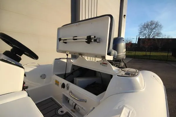 Slide: The Image of Zodiac Yachtline 400 DL NEO GL Edition 50hp In Stock 2022 - 9
