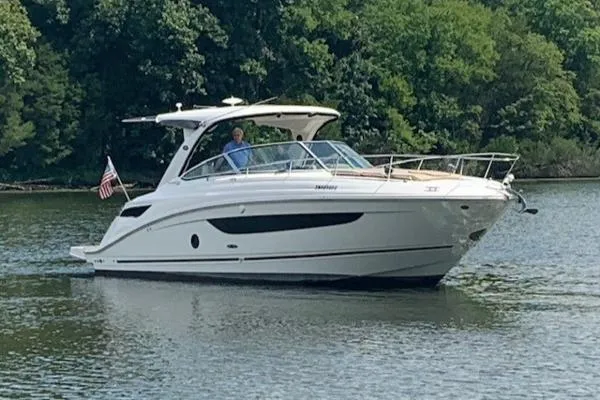 Slide: The Image of Sea Ray 350 Sundancer 2016 - 0