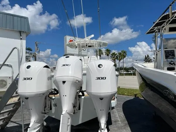 Slide: The Image of Regulator Marine 34 2017 - 6