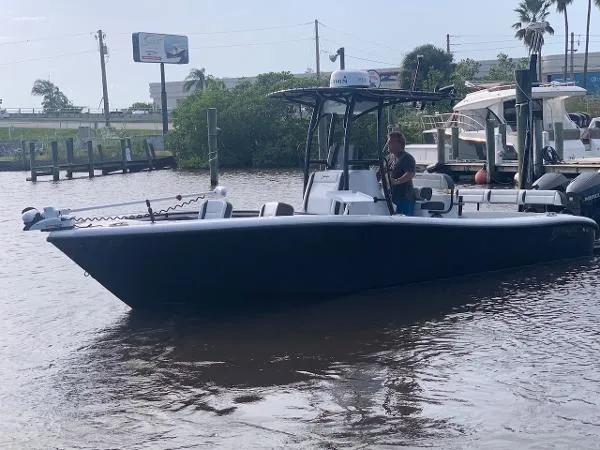Slide: The Image of Yellowfin 26 Hybrid 2019 - 0