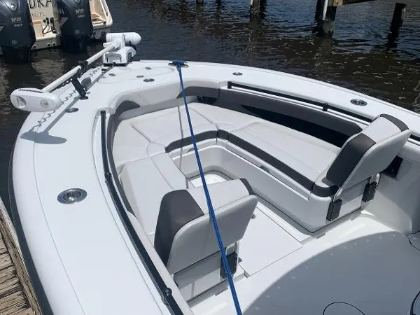 Slide: The Image of Yellowfin 26 Hybrid 2019 - 6