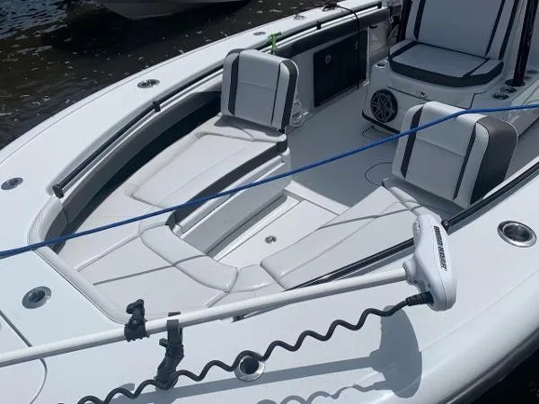 Slide: The Image of Yellowfin 26 Hybrid 2019 - 9