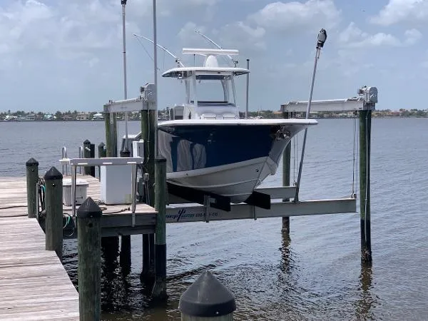 Slide: The Image of Tidewater 280 CC Adventure 2018 - 1