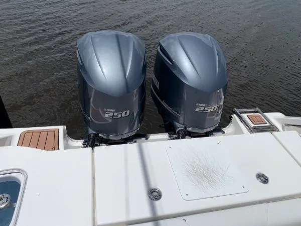 Slide: The Image of Tidewater 280 CC Adventure 2018 - 7